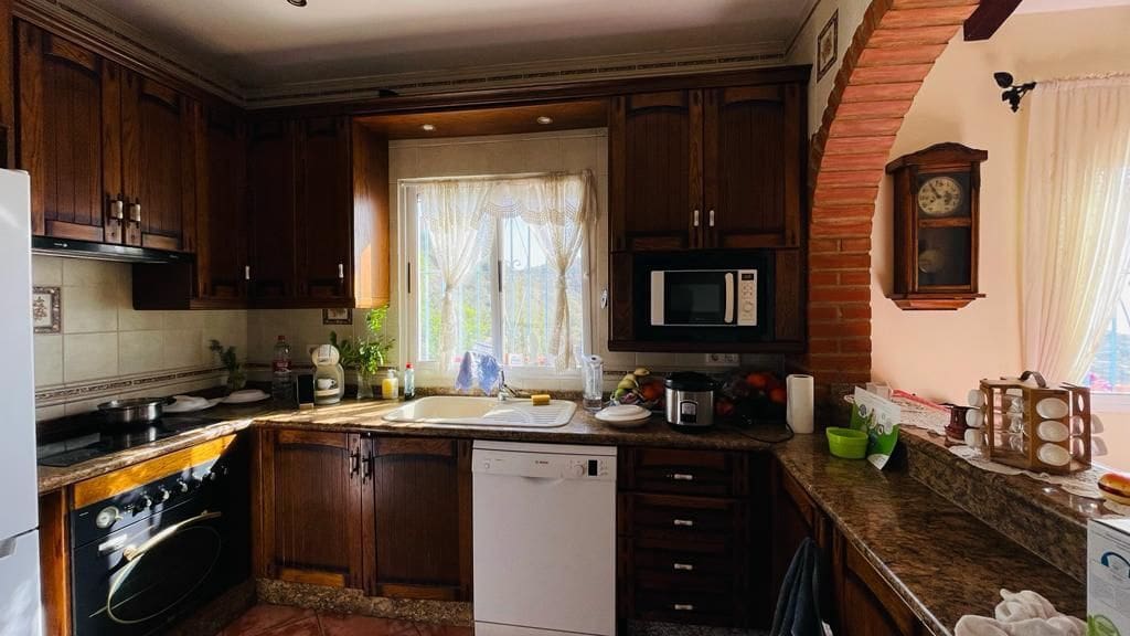4 bedroom Finca/Country House for sale in Torrox with pool garage - € 399,900 (Ref: 9854356)