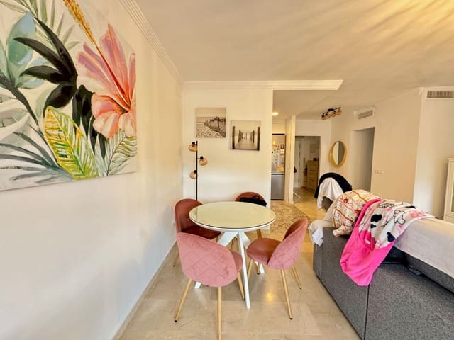 2 soveværelse Lejlighed til salg i Torrox Pueblo, Torrox med garage - € 249.900 (Ref: 9854360)