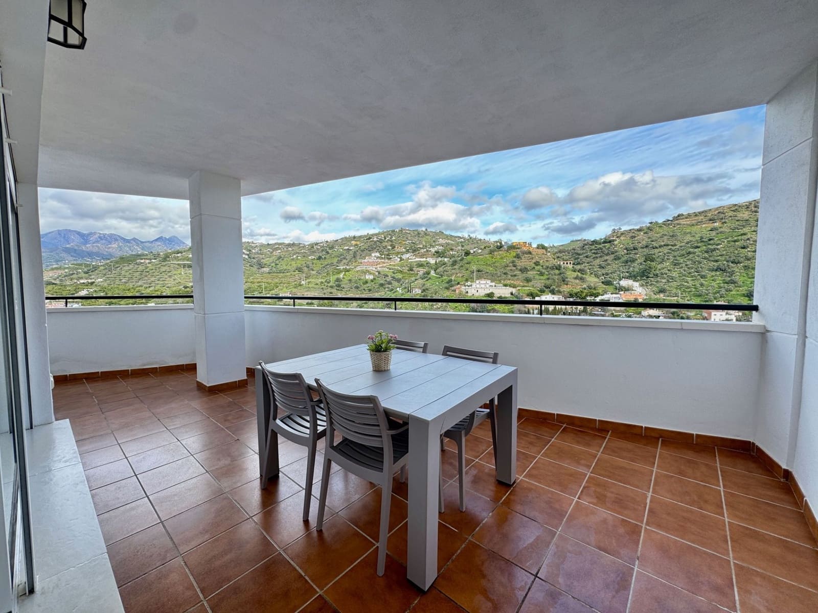 2 bedroom Flat for sale in Torrox with garage - € 249,900 (Ref: 9854360)