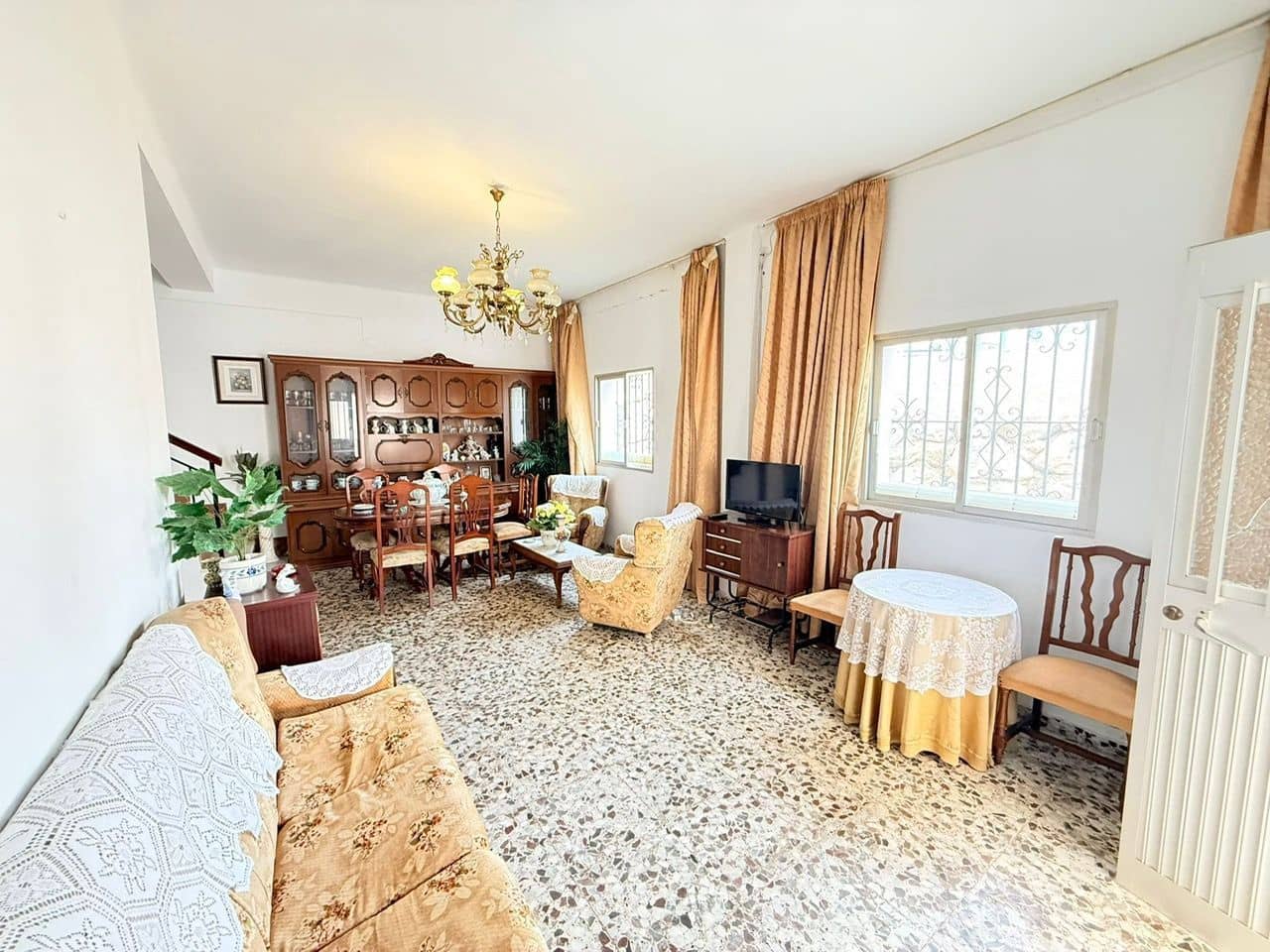5 soveværelse Semi-Rækkehus til salg i Torrox-Costa - € 299.900 (Ref: 9854361)