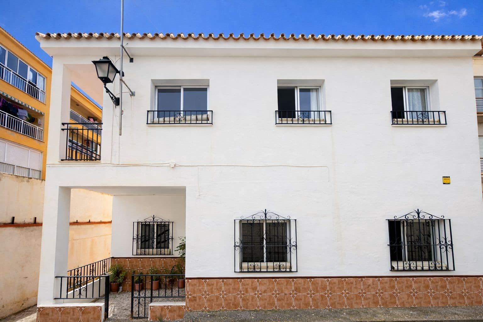 5 soveværelse Semi-Rækkehus til salg i Torrox-Costa - € 299.900 (Ref: 9854361)
