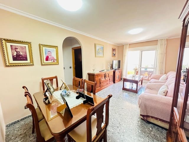 3 quarto Penthouse para venda em Urbanización Santa Rosa, Torrox com piscina garagem - 365 000 € (Ref: 9854362)