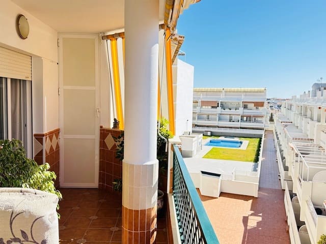 3 quarto Penthouse para venda em Urbanización Santa Rosa, Torrox com piscina garagem - 365 000 € (Ref: 9854362)