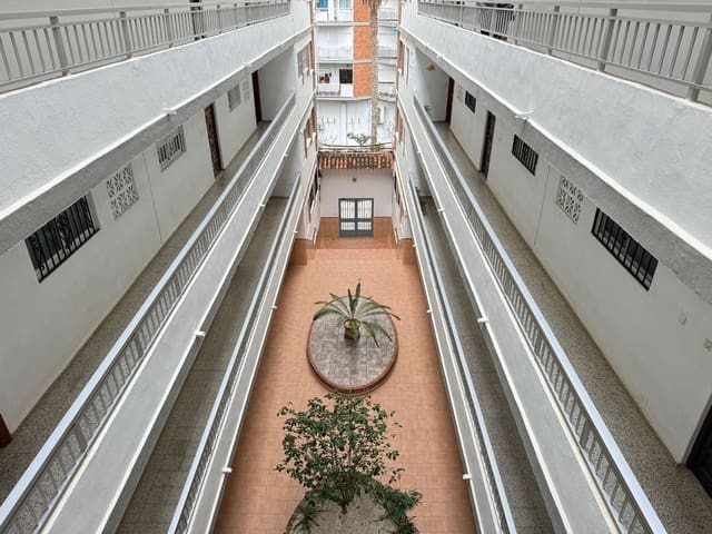 3 soveværelse Lejlighed til salg i Torre del Mar, Vélez-Málaga - € 255.000 (Ref: 9854367)