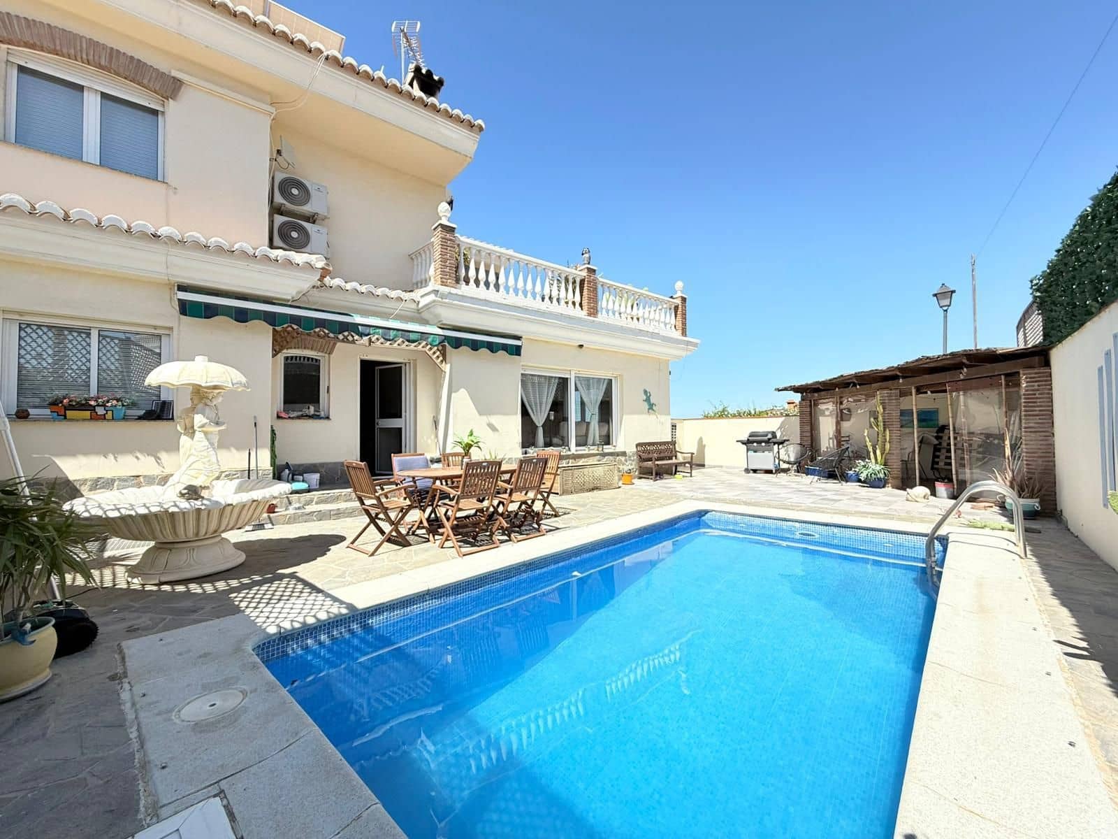 3 quarto Moradia Geminada para venda em Torrox-Costa com piscina garagem - 485 000 € (Ref: 9854370)