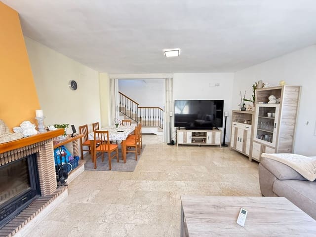 3 quarto Moradia Geminada para venda em Urbanización Santa Rosa, Torrox - 485 000 € (Ref: 9854370)