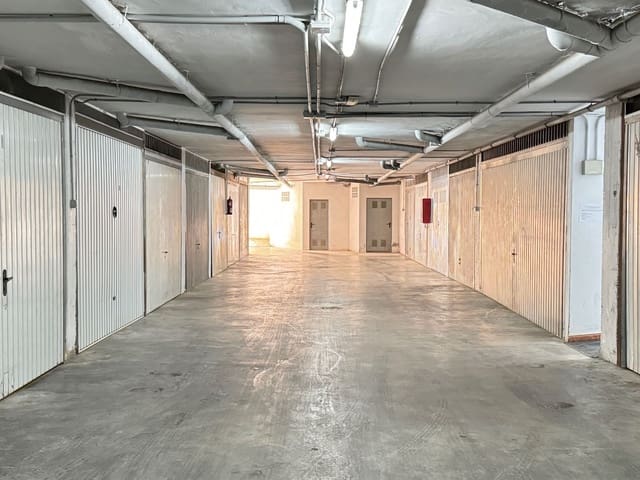 Garage for sale in Urbanización Santa Rosa, Torrox - € 42,500 (Ref: 9864079)
