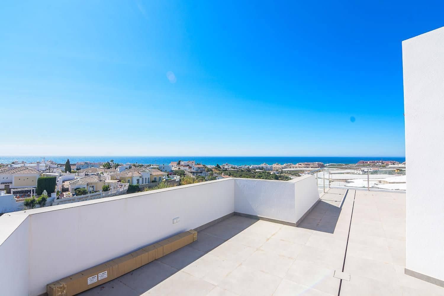3 sypialnia Willa na sprzedaż w Torrox-Costa z basenem garażem - 770 000 € (Ref: 9889766)