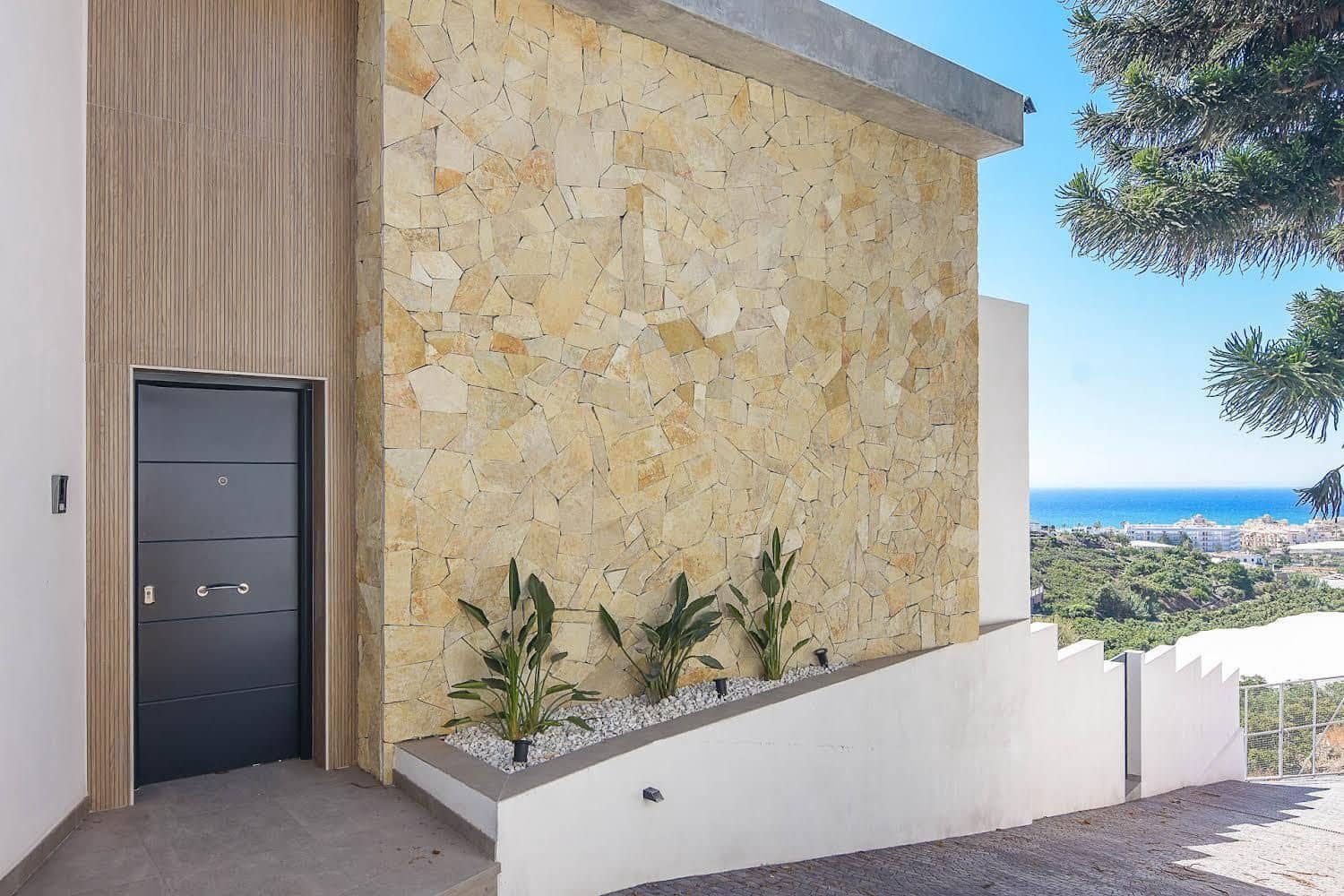 3 sypialnia Willa na sprzedaż w Torrox-Costa z basenem garażem - 770 000 € (Ref: 9889766)