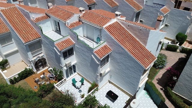 3 sypialnia Dom blizniak na sprzedaż w Centro Internacional, Torrox z basenem - 315 000 € (Ref: 9902834)