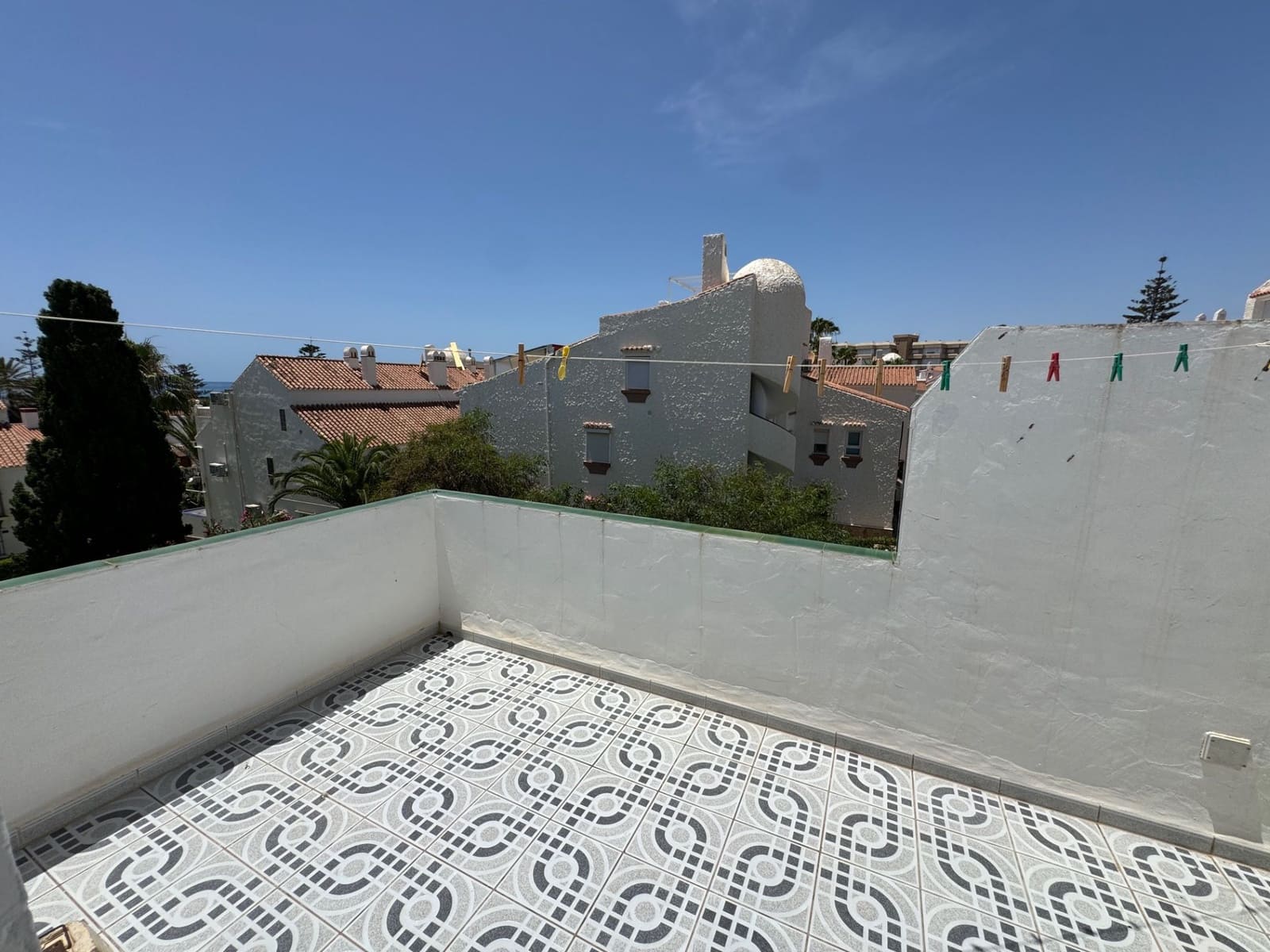 3 sypialnia Dom blizniak na sprzedaż w Torrox-Costa z basenem - 315 000 € (Ref: 9902834)