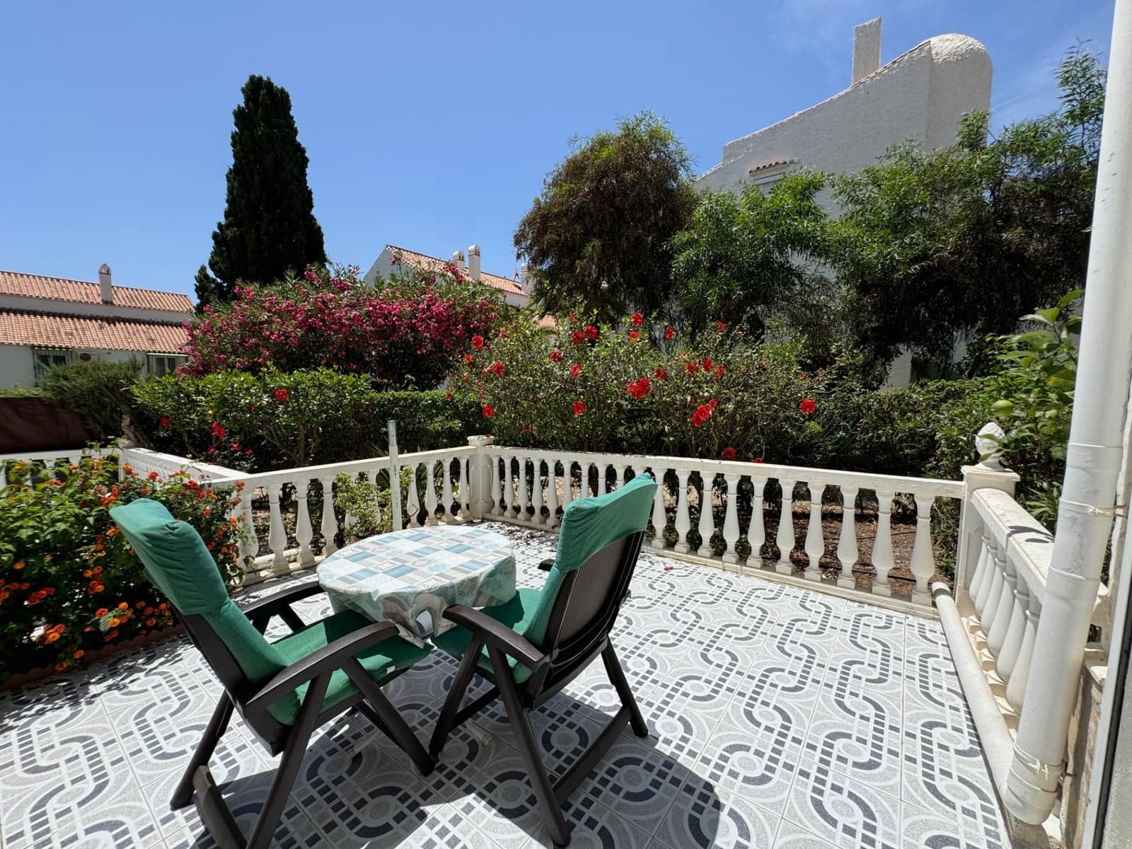 3 sypialnia Dom blizniak na sprzedaż w Torrox-Costa z basenem - 315 000 € (Ref: 9902834)