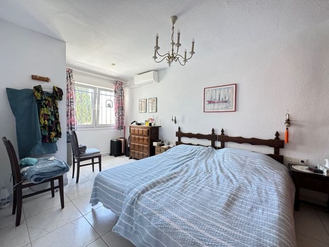 3 sypialnia Dom blizniak na sprzedaż w Centro Internacional, Torrox z basenem - 315 000 € (Ref: 9902834)