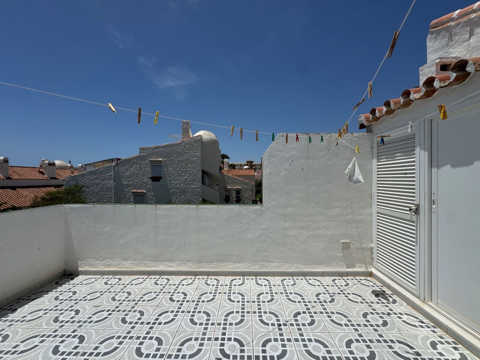 3 sypialnia Dom blizniak na sprzedaż w Torrox-Costa z basenem - 315 000 € (Ref: 9902834)