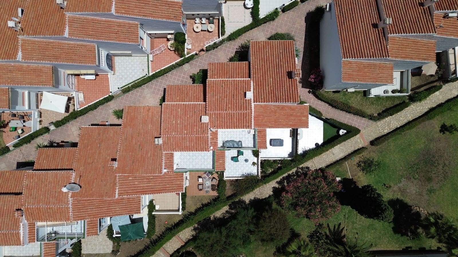 3 sypialnia Dom blizniak na sprzedaż w Torrox-Costa z basenem - 315 000 € (Ref: 9902834)