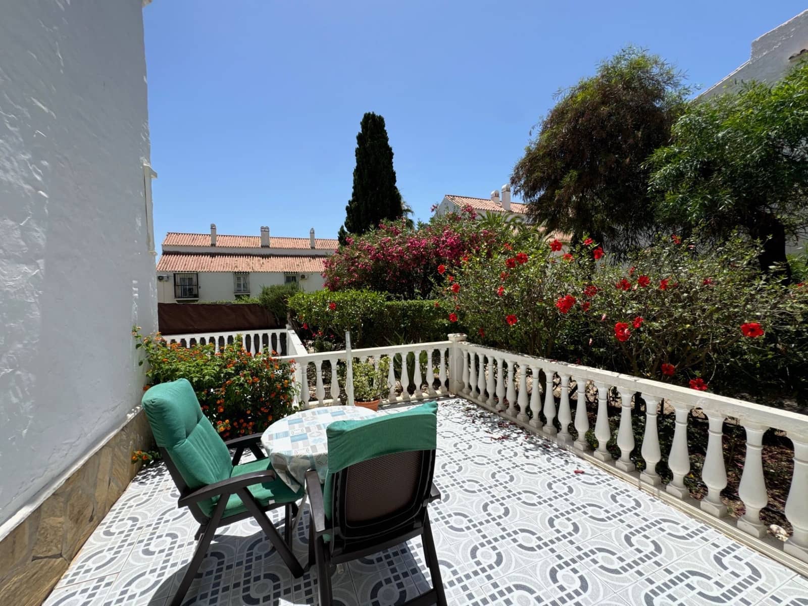 3 sypialnia Dom blizniak na sprzedaż w Torrox-Costa z basenem - 315 000 € (Ref: 9902834)