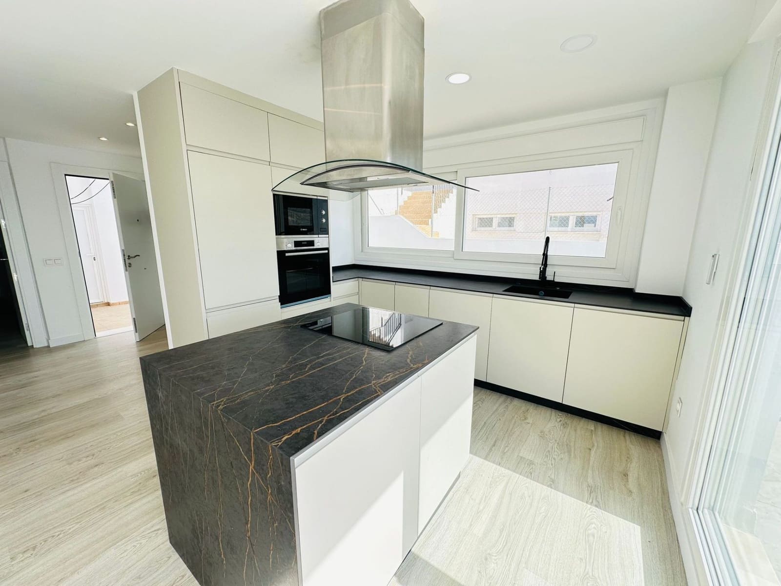 4 bedroom Villa for sale in Torrox-Costa with pool garage - € 655,250 (Ref: 9932828)
