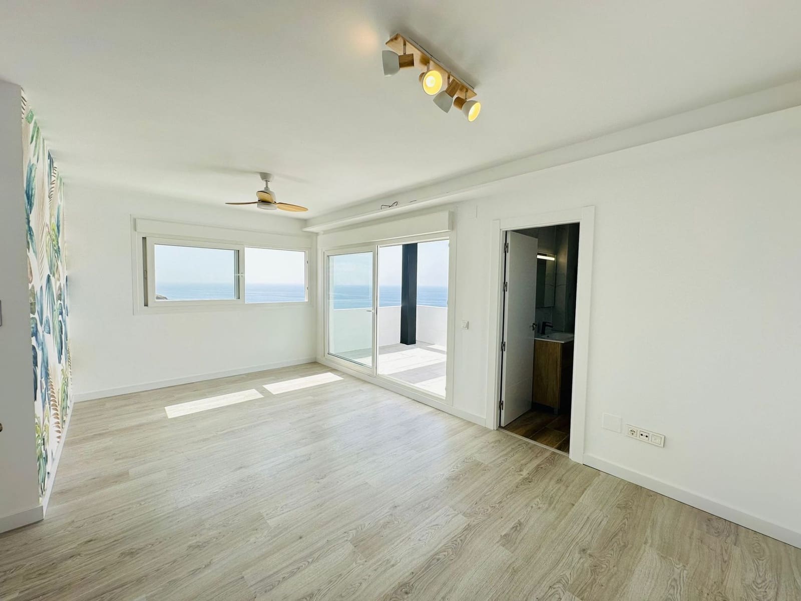 4 bedroom Villa for sale in Torrox-Costa with pool garage - € 655,250 (Ref: 9932828)
