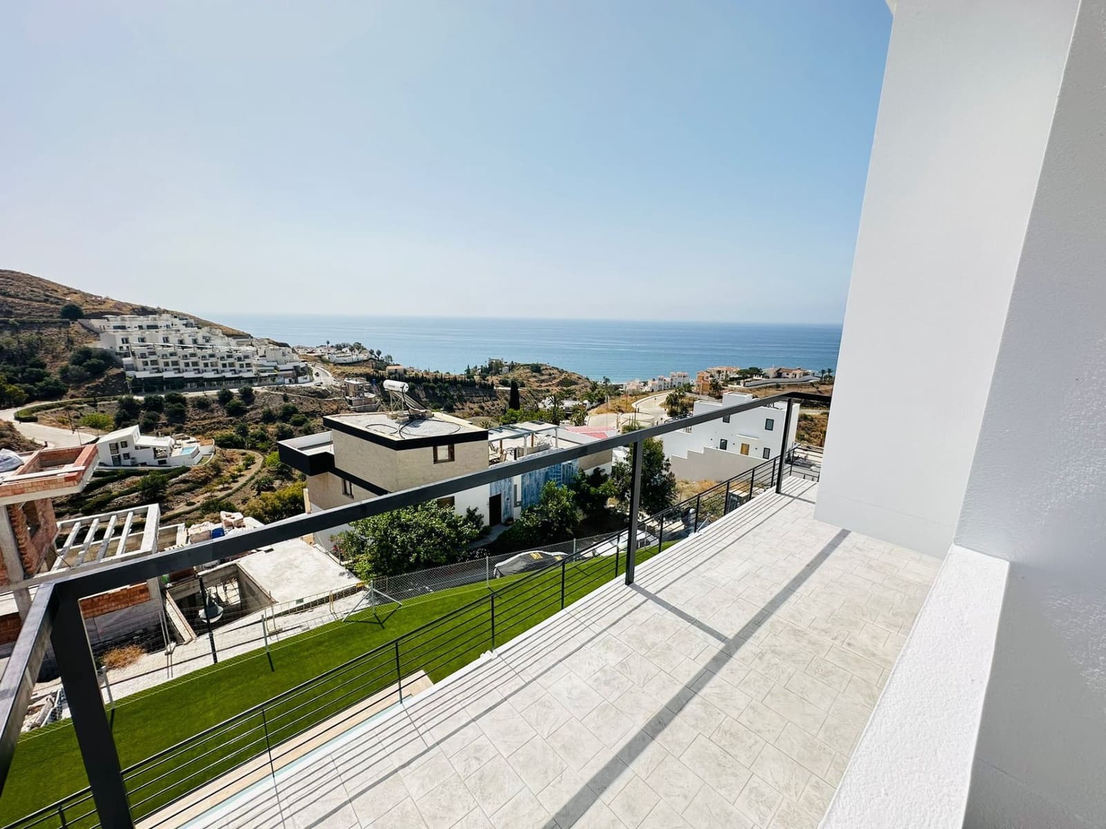 4 bedroom Villa for sale in Torrox-Costa with pool garage - € 655,250 (Ref: 9932828)