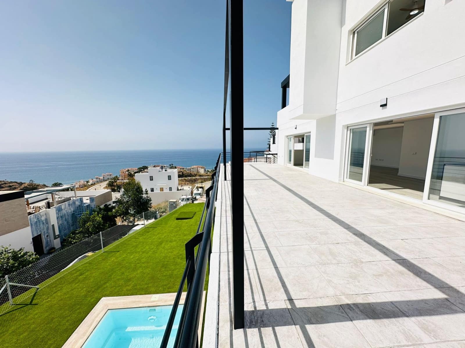 4 bedroom Villa for sale in Torrox-Costa with pool garage - € 655,250 (Ref: 9932829)
