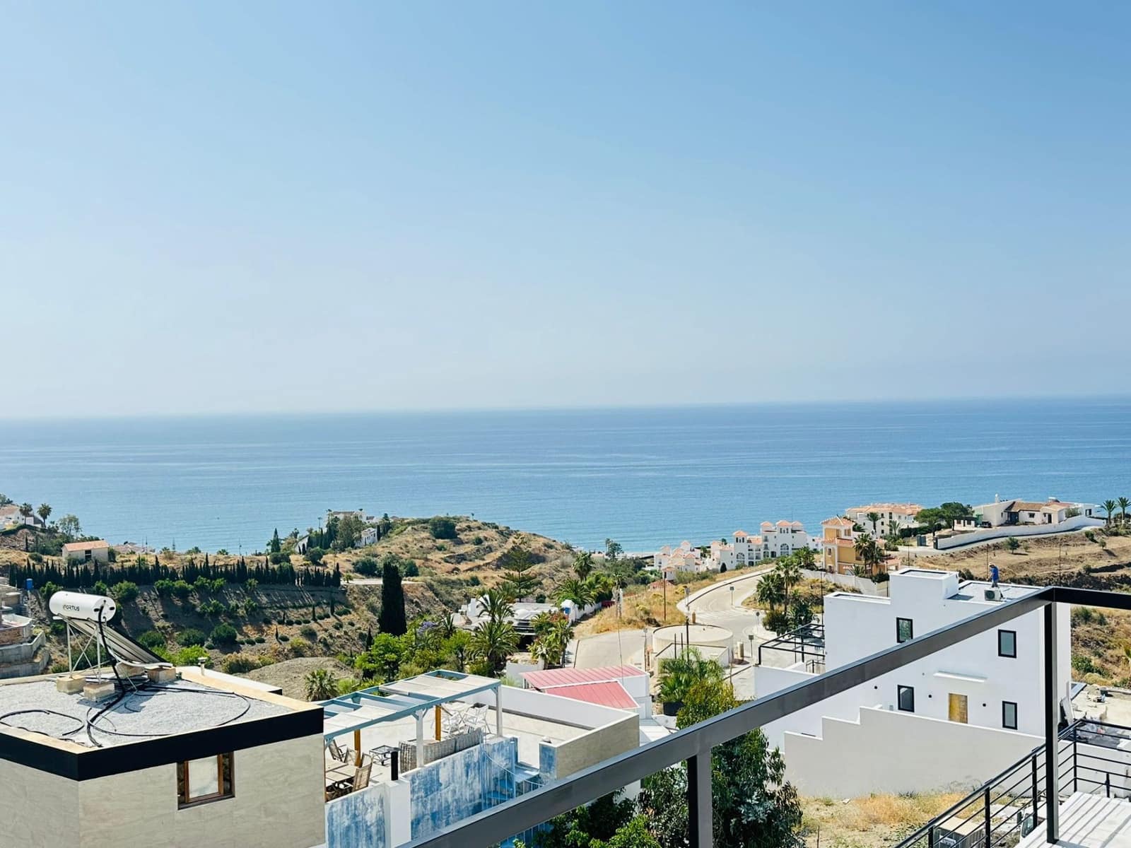4 bedroom Villa for sale in Torrox-Costa with pool garage - € 655,250 (Ref: 9932829)