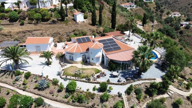 3 chambre Finca/Maison de Campagne à vendre à Arenas avec piscine garage - 535 000 € (Ref: 9943315)