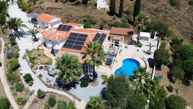 3 chambre Finca/Maison de Campagne à vendre à Arenas avec piscine garage - 535 000 € (Ref: 9943315)