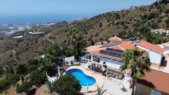 3 chambre Finca/Maison de Campagne à vendre à Arenas avec piscine garage - 535 000 € (Ref: 9943315)