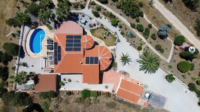 3 chambre Finca/Maison de Campagne à vendre à Arenas avec piscine garage - 535 000 € (Ref: 9943315)