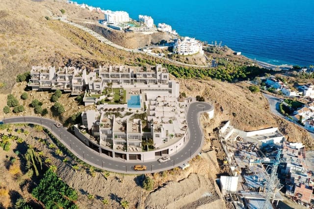 3 soveværelse Semi-Rækkehus til salg i El Peñoncillo, Torrox med swimmingpool garage - € 549.000 (Ref: 9945125)