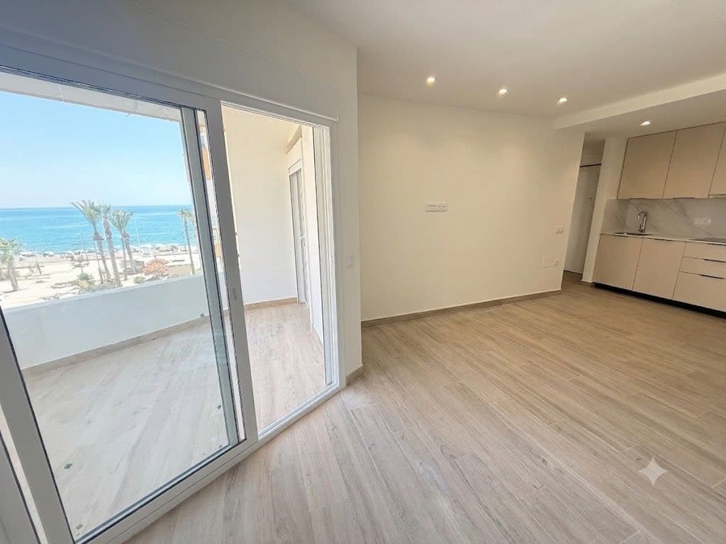 1 soveværelse Lejlighed til salg i Torrox-Costa med swimmingpool - € 299.500 (Ref: 9949179)