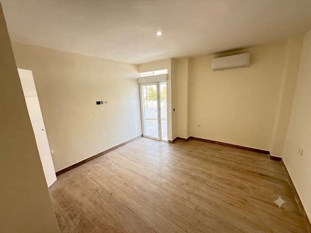 1 soveværelse Lejlighed til salg i Centro Internacional, Torrox med swimmingpool - € 299.500 (Ref: 9949179)