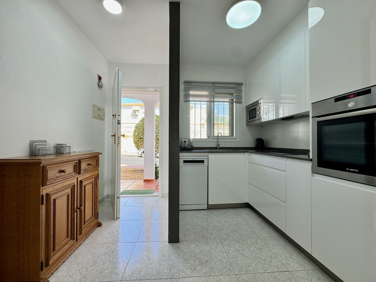 2 soveværelse Lejlighed til salg i Torrox-Costa med swimmingpool - € 235.000 (Ref: 9962030)