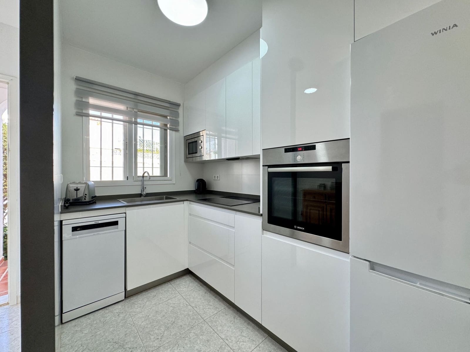 2 soveværelse Lejlighed til salg i Torrox-Costa med swimmingpool - € 235.000 (Ref: 9962030)