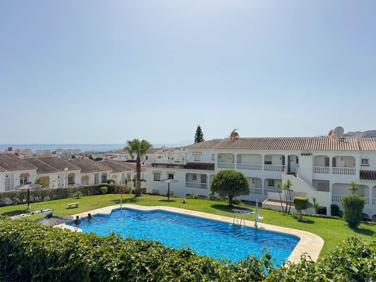 2 soveværelse Lejlighed til salg i Torrox-Costa med swimmingpool - € 235.000 (Ref: 9962030)