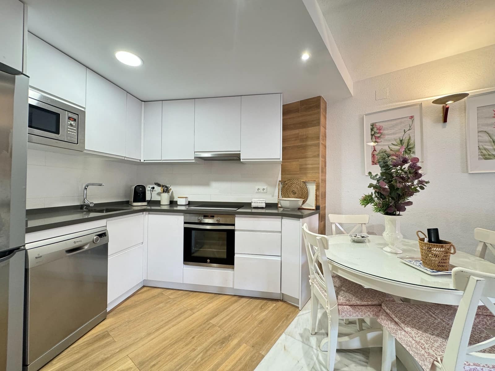 2 makuuhuone Asunto myytävänä paikassa Torrox-Costa mukana uima-altaan - 320 000 € (Ref: 9981808)
