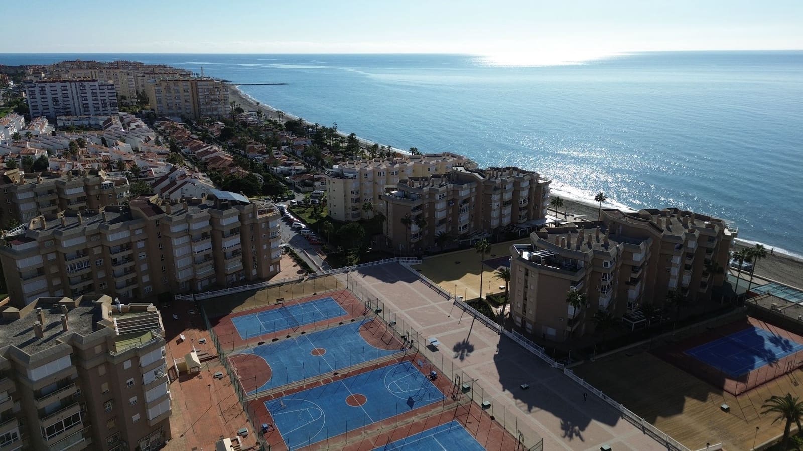 2 makuuhuone Asunto myytävänä paikassa Torrox-Costa mukana uima-altaan - 320 000 € (Ref: 9981808)