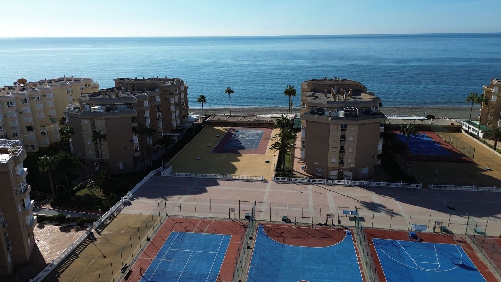 2 makuuhuone Asunto myytävänä paikassa Torrox-Costa mukana uima-altaan - 320 000 € (Ref: 9981808)