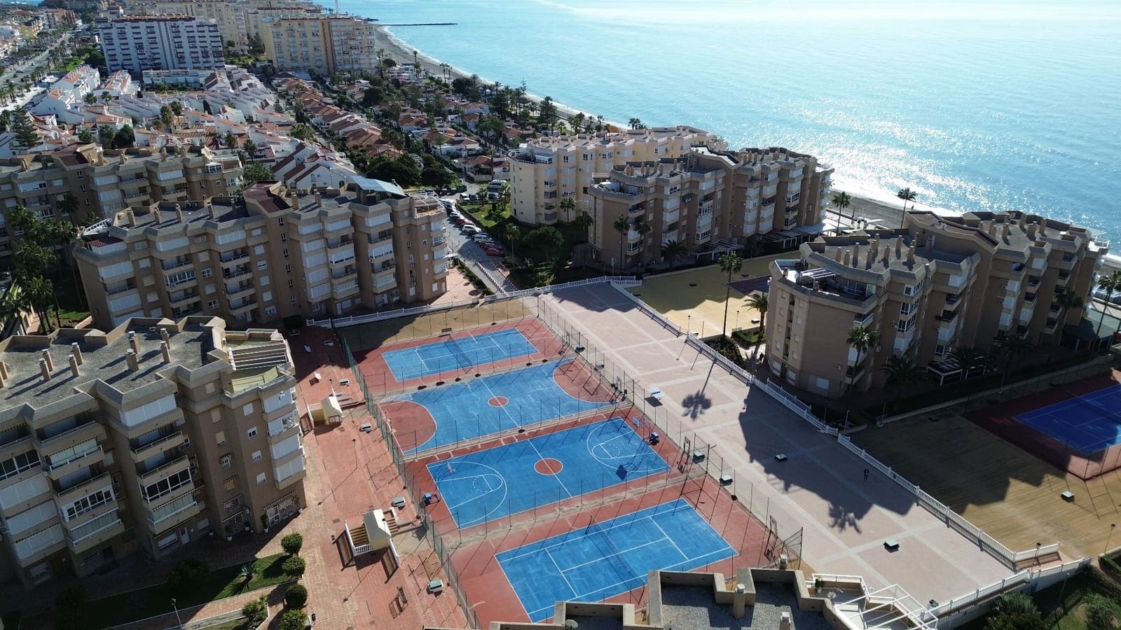 2 makuuhuone Asunto myytävänä paikassa Torrox-Costa mukana uima-altaan - 320 000 € (Ref: 9981808)