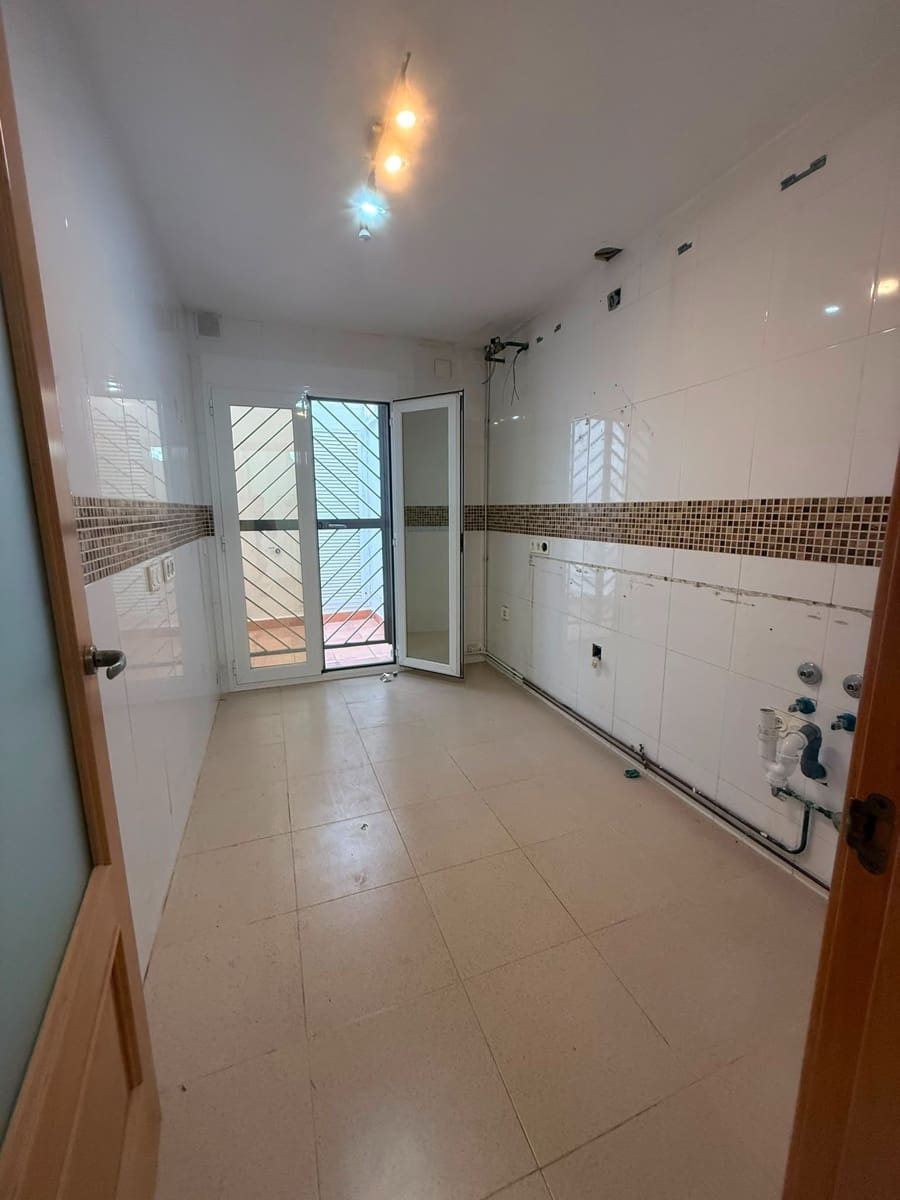 3 sovrum Lägenhet till salu i Caleta de Velez med pool garage - 359 000 € (Ref: 9981809)