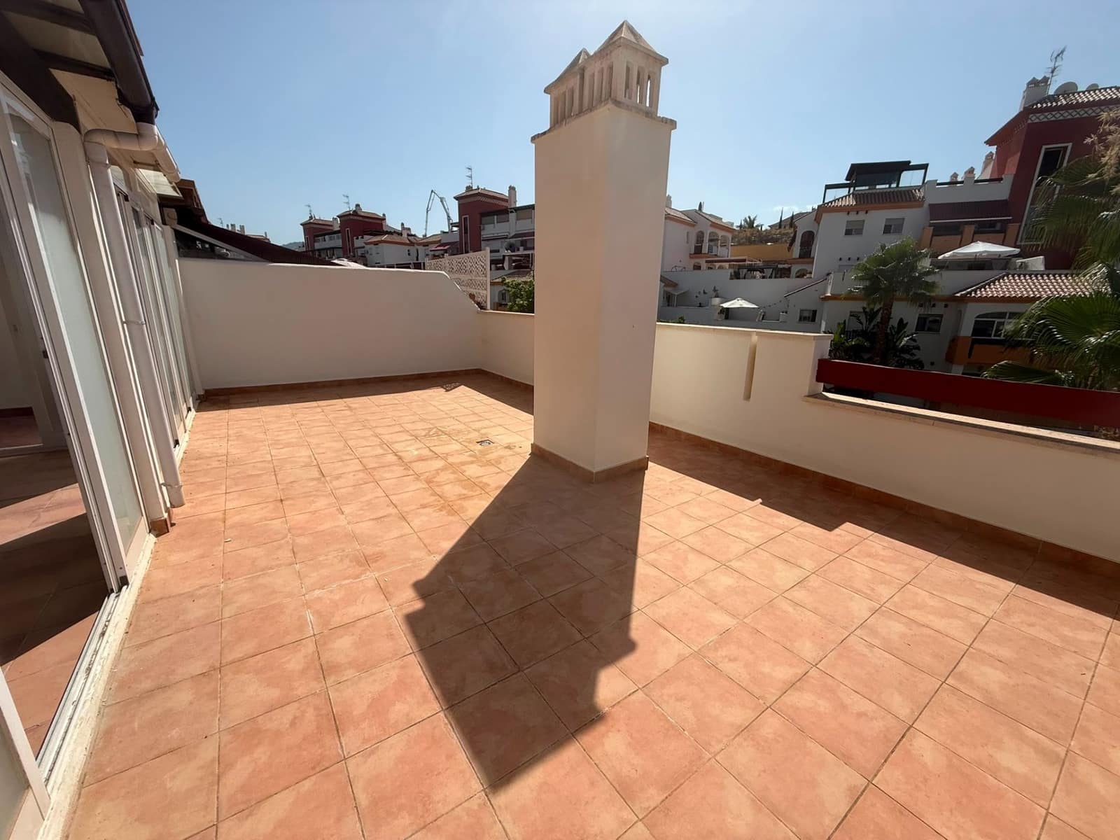 3 sovrum Lägenhet till salu i Caleta de Velez med pool garage - 359 000 € (Ref: 9981809)