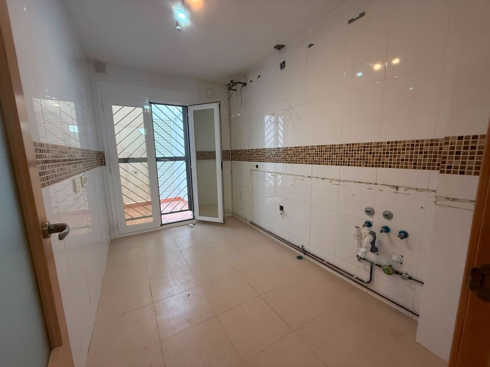 3 sovrum Lägenhet till salu i Caleta de Velez med pool garage - 359 000 € (Ref: 9981809)