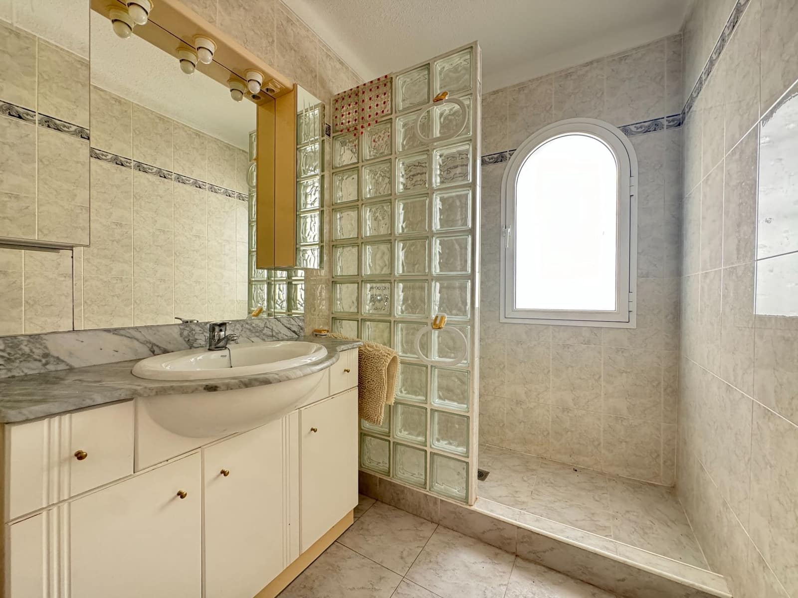 2 slaapkamer Appartement te koop in Torrox-Costa met zwembad - € 239.000 (Ref: 9984398)