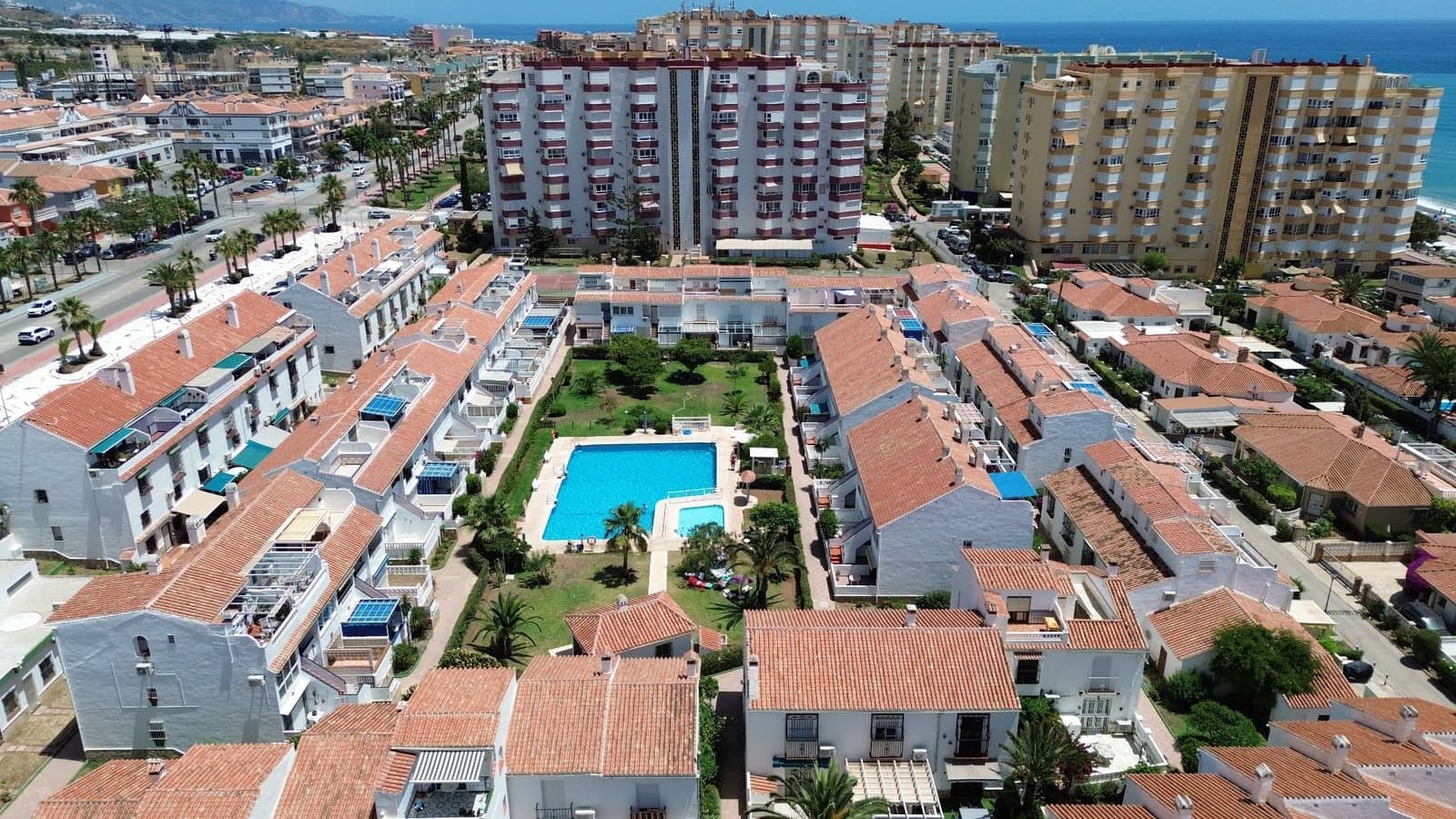 2 slaapkamer Appartement te koop in Torrox-Costa met zwembad - € 239.000 (Ref: 9984398)