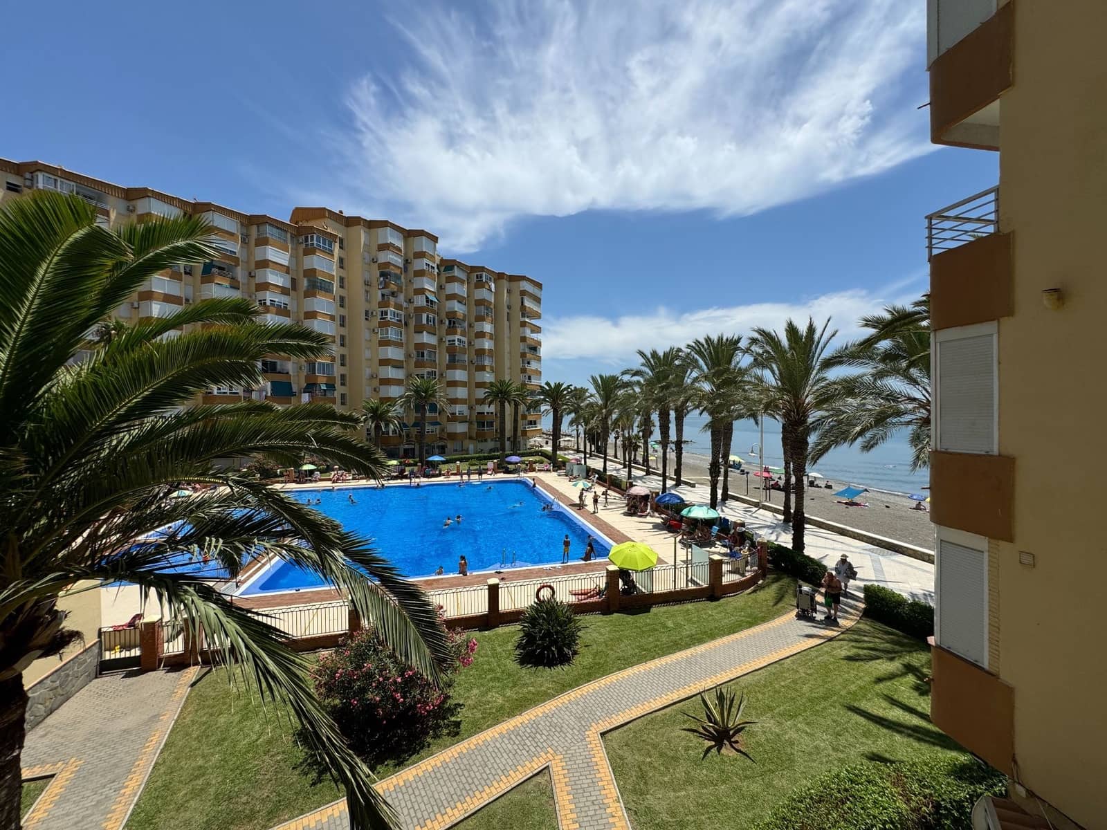 Piso de 2 habitaciones en Algarrobo en venta con piscina - 283.000 € (Ref: 9984399)