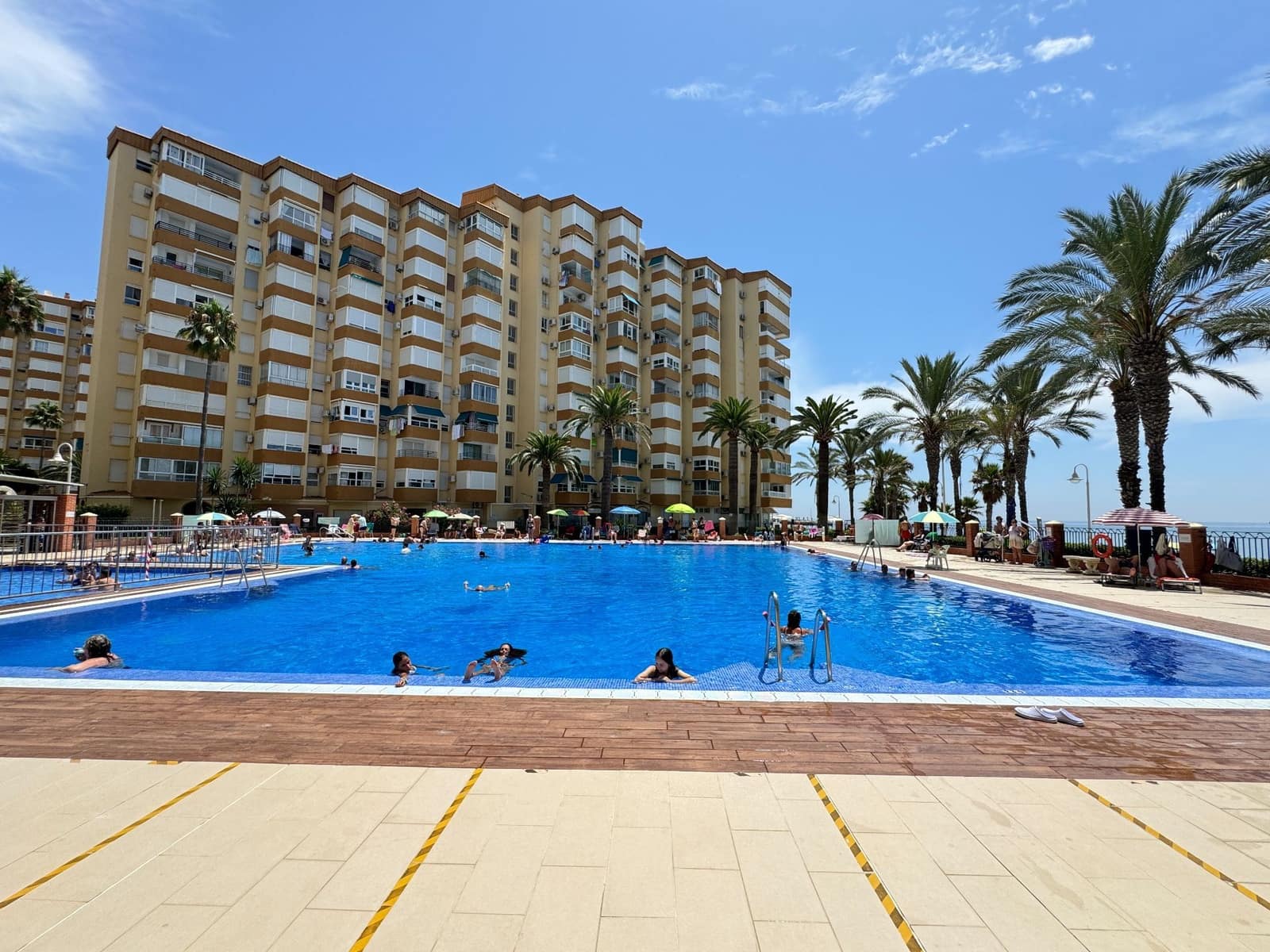 Piso de 2 habitaciones en Algarrobo en venta con piscina - 283.000 € (Ref: 9984399)