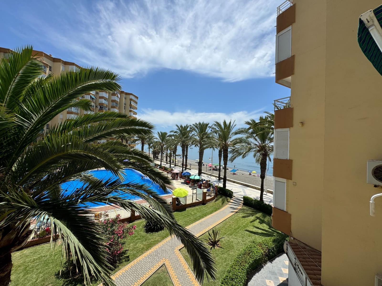 Piso de 2 habitaciones en Algarrobo en venta con piscina - 283.000 € (Ref: 9984399)