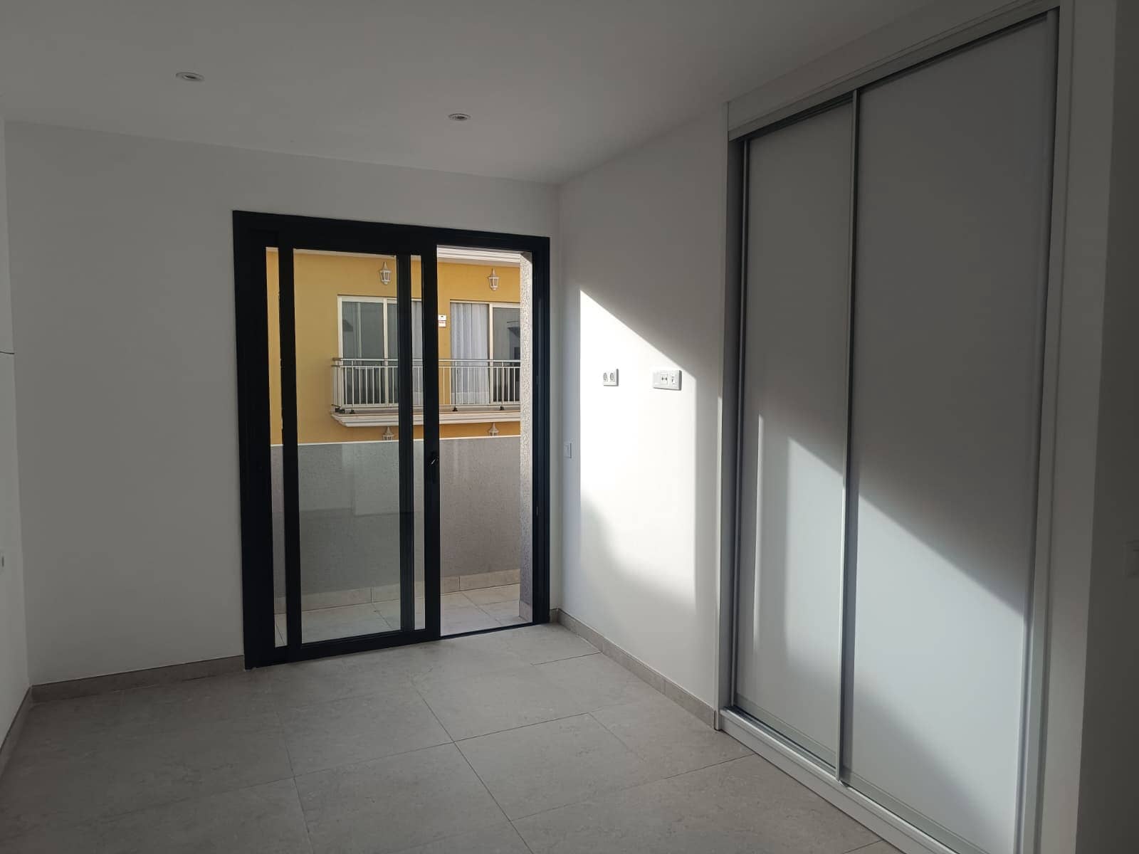 2 bedroom Apartment for sale in Santa Cruz de Tenerife with pool garage - € 325,000 (Ref: 10009838)