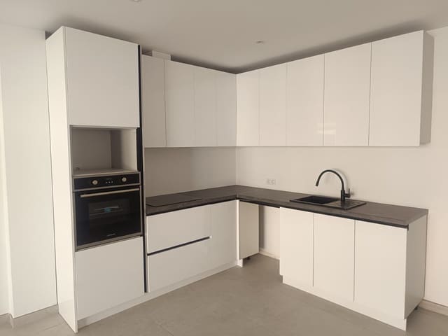 2 soveværelse Lejlighed til salg i Santa Cruz de Tenerife med swimmingpool garage - € 325.000 (Ref: 10009838)