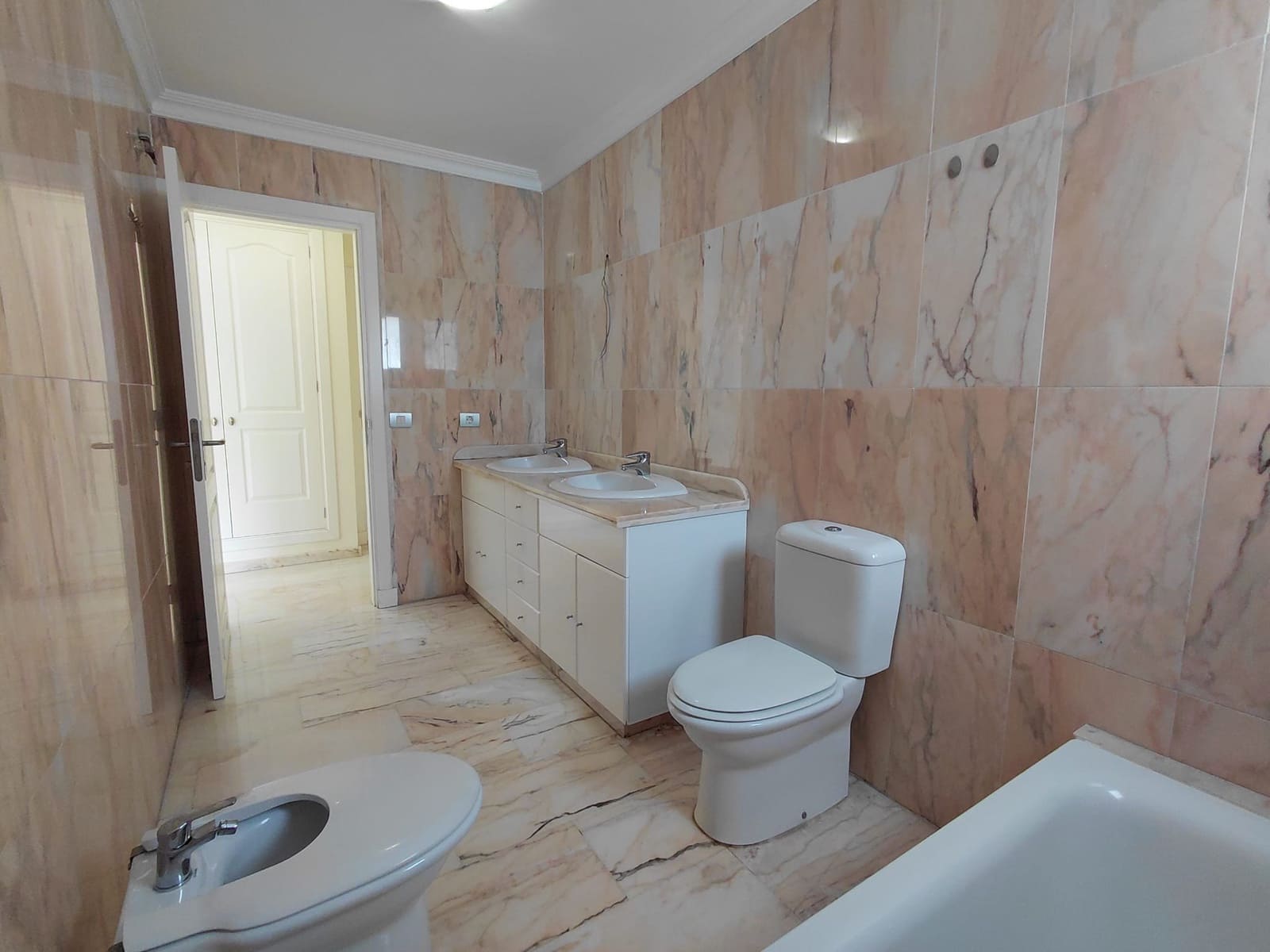 2 bedroom Apartment for sale in Santiago del Teide with pool garage - € 529,000 (Ref: 10009908)